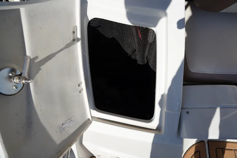 Slide: The Image of Crownline Boats E 235 XS 2019 - 47
