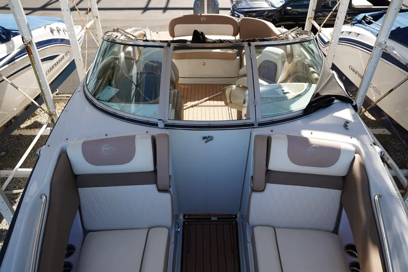 Slide: The Image of Crownline Boats E 235 XS 2019 - 23