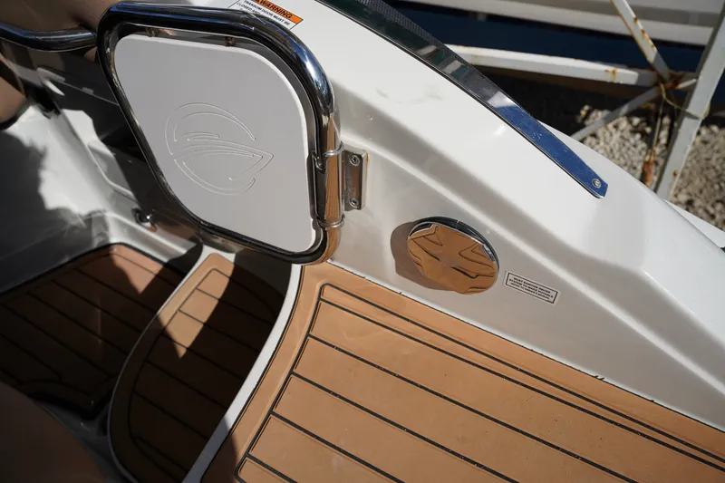 Slide: The Image of Crownline Boats E 235 XS 2019 - 49