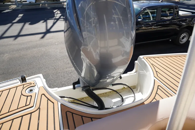 Slide: The Image of Crownline Boats E 235 XS 2019 - 43