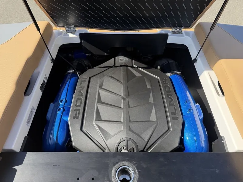 Slide: The Image of MasterCraft NXT20 2027 - 14