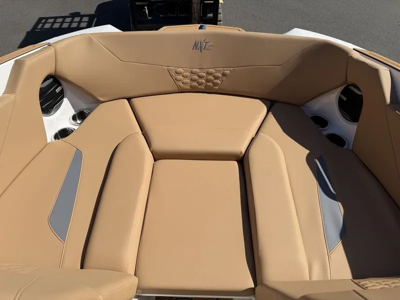 Slide: The Image of MasterCraft NXT20 2027 - 10