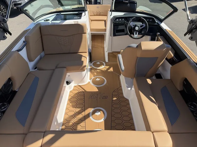 Slide: The Image of MasterCraft NXT20 2027 - 6