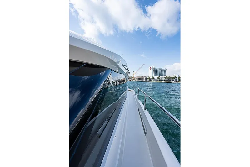 Slide: The Image of Carver Yachts C52 Coupe 2017 - 9