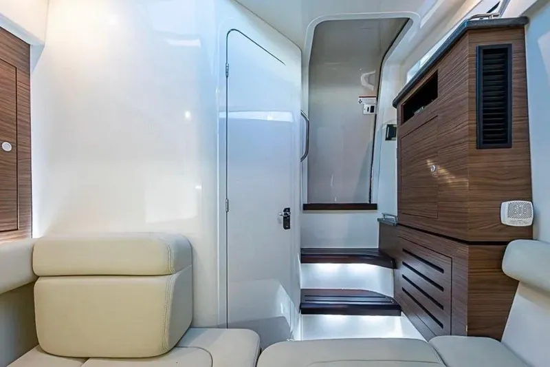 Slide: The Image of Boston Whaler 350 Realm 2022 - 6