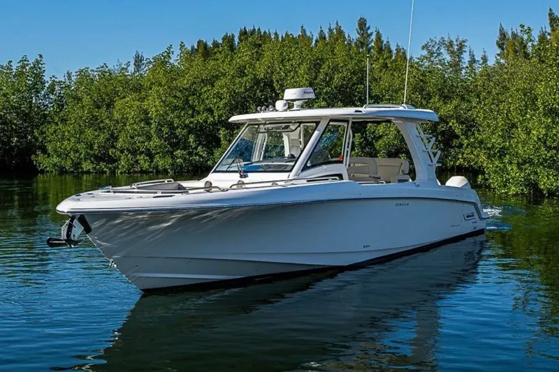 Slide: The Image of Boston Whaler 350 Realm 2022 - 3