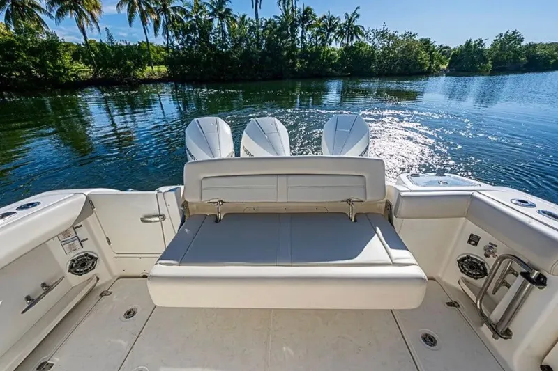 Slide: The Image of Boston Whaler 350 Realm 2022 - 11