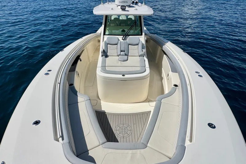 Slide: The Image of Scout 425 LXF 2023 - 26