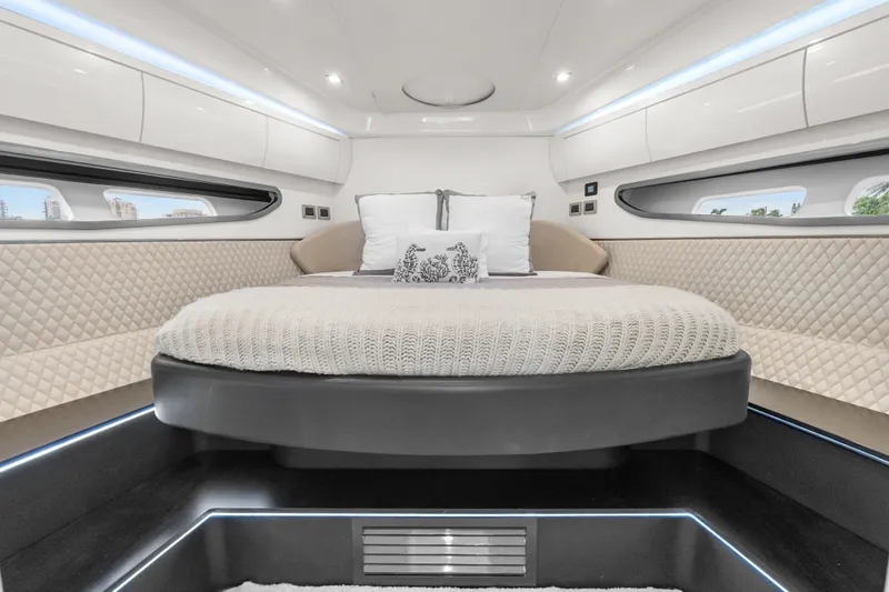 Slide: The Image of Schaefer 510 GT Pininfarina 2022 - 13