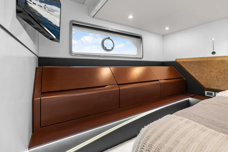 Slide: The Image of Schaefer 510 GT Pininfarina 2022 - 17