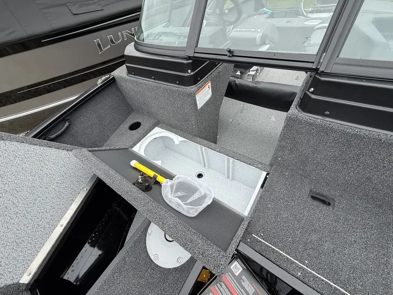 Slide: The Image of Lund 1650 Rebel XL Sport 2025 - 7