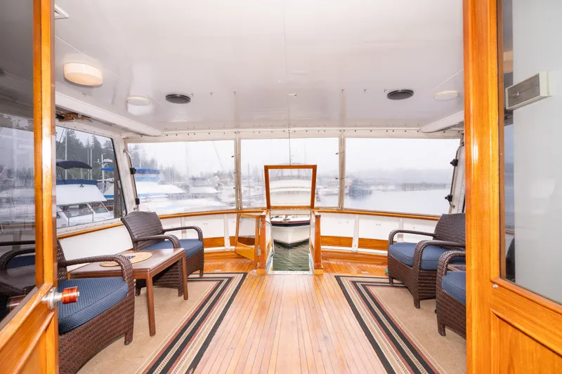 Slide: The Image of McQueen Motoryacht 1980 - 10