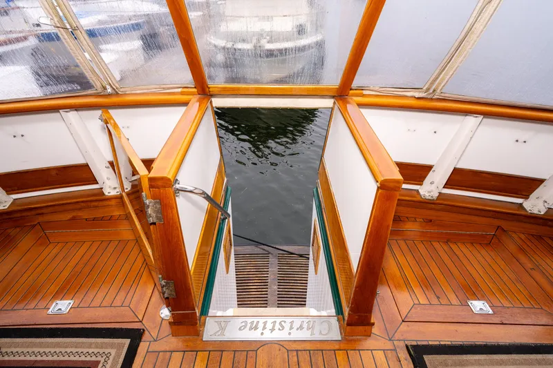 Slide: The Image of McQueen Motoryacht 1980 - 14