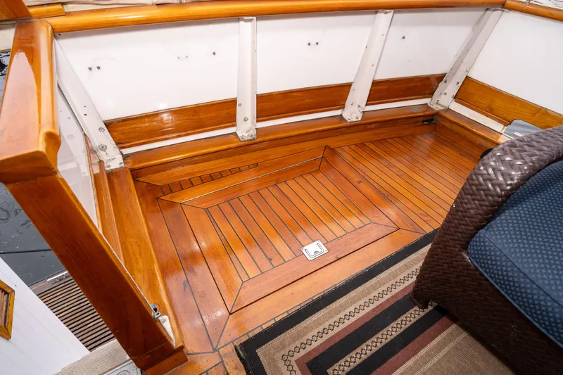 Slide: The Image of McQueen Motoryacht 1980 - 15