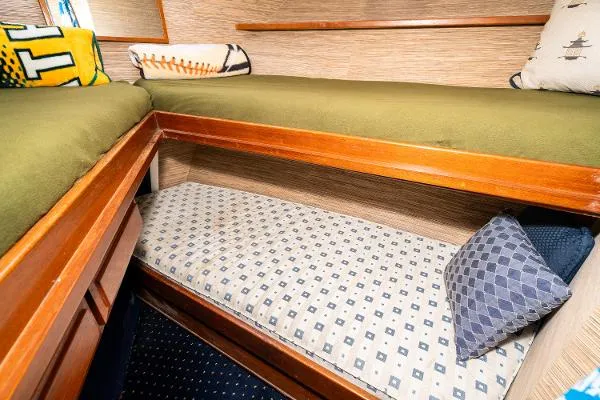 Slide: The Image of McQueen Motoryacht 1980 - 74