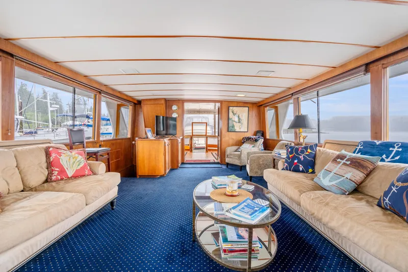 Slide: The Image of McQueen Motoryacht 1980 - 20