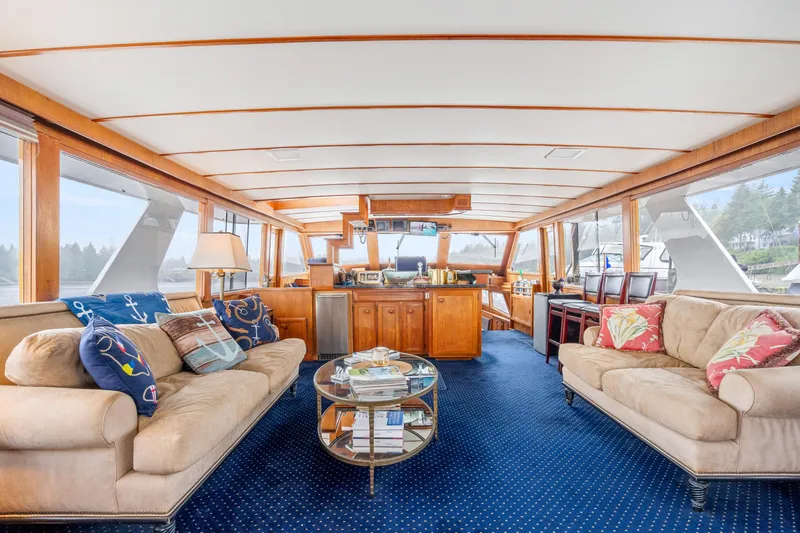 Slide: The Image of McQueen Motoryacht 1980 - 22