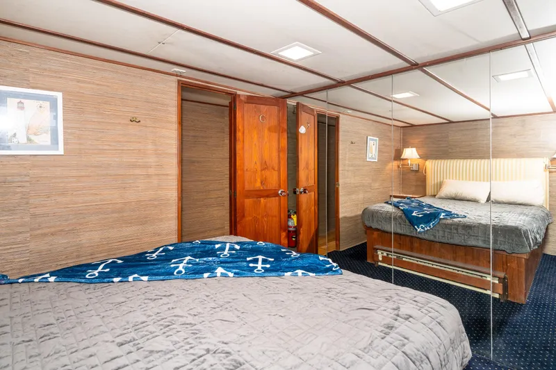 Slide: The Image of McQueen Motoryacht 1980 - 63