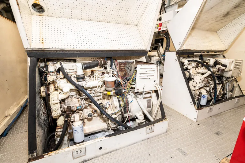 Slide: The Image of McQueen Motoryacht 1980 - 67