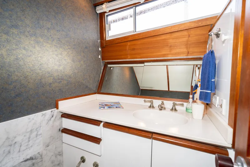 Slide: The Image of McQueen Motoryacht 1980 - 68