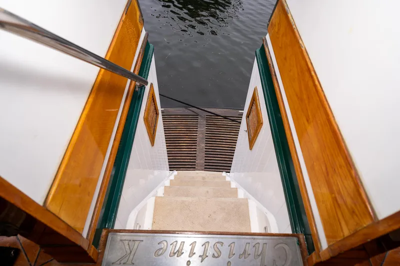 Slide: The Image of McQueen Motoryacht 1980 - 8