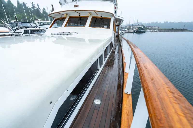 Slide: The Image of McQueen Motoryacht 1980 - 80