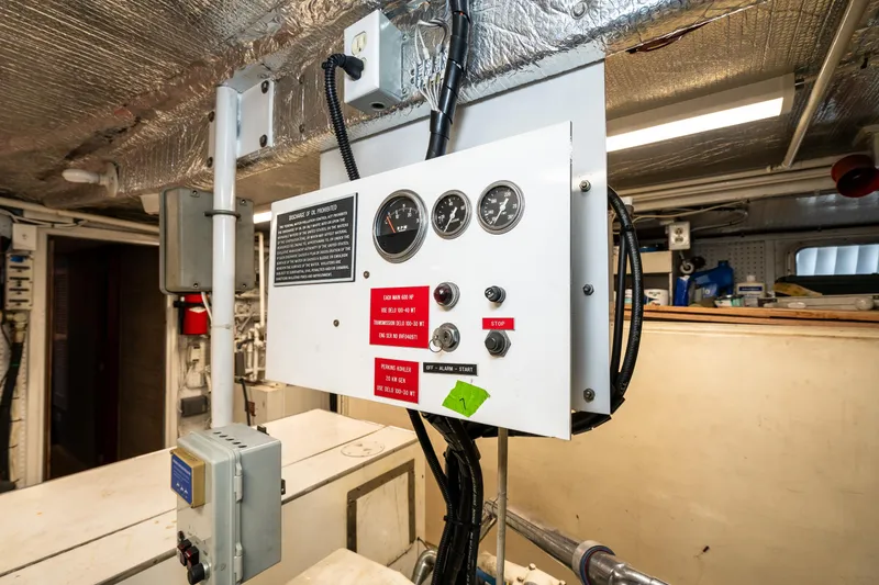 Slide: The Image of McQueen Motoryacht 1980 - 88