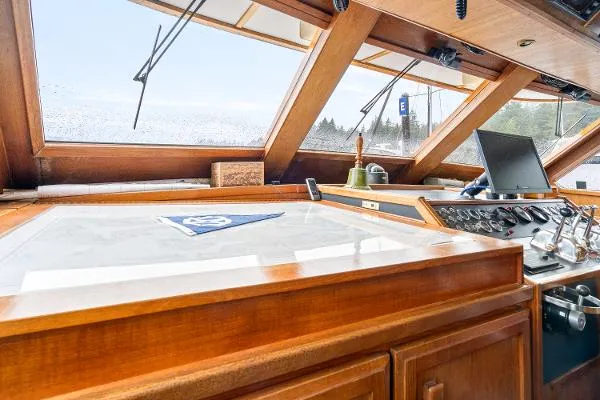 Slide: The Image of McQueen Motoryacht 1980 - 26