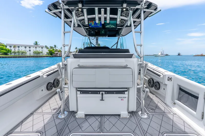 Slide: The Image of Nor-Tech 452 Super Fish 2024 - 17