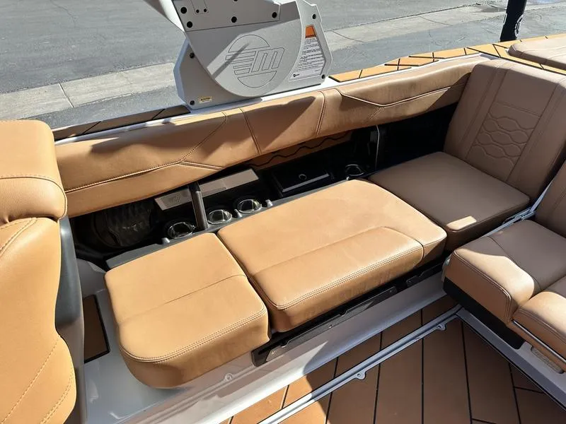 Slide: The Image of Malibu 23 LSV 2026 - 25