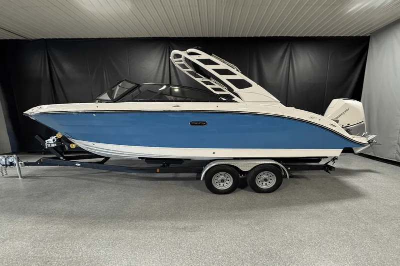 The Image of Sea Ray SDX 250 Outboard 2025 - 0