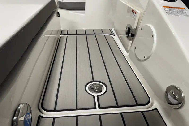 Slide: The Image of Sea Ray SDX 250 Outboard 2025 - 21