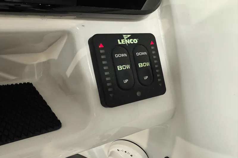 Slide: The Image of Sea Ray SDX 250 Outboard 2025 - 57