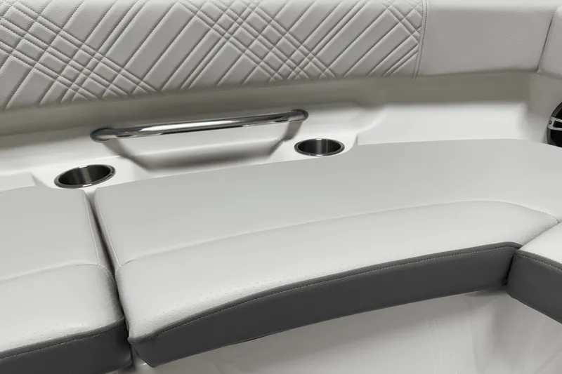 Slide: The Image of Sea Ray SDX 250 Outboard 2025 - 78