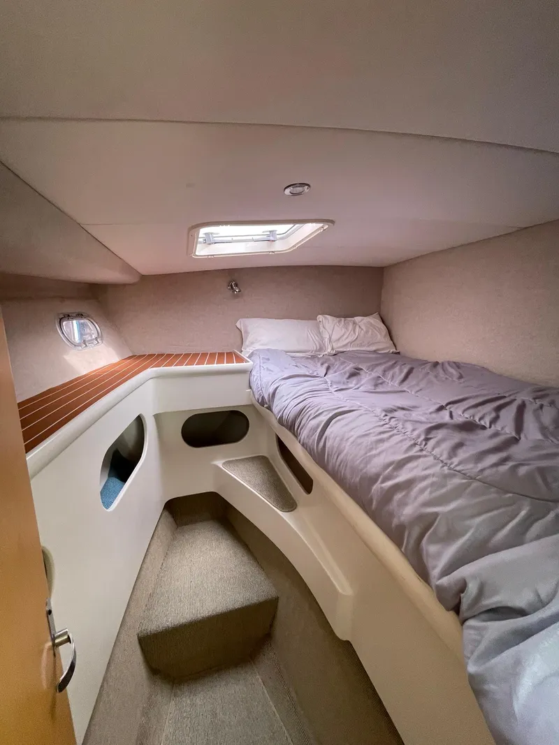 Slide: The Image of Roger Hill 11.2m Powercat 1997 - 9