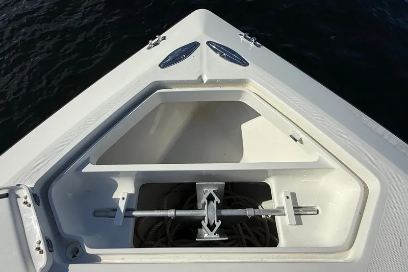 Slide: The Image of SeaVee 370Z 2017 - 29