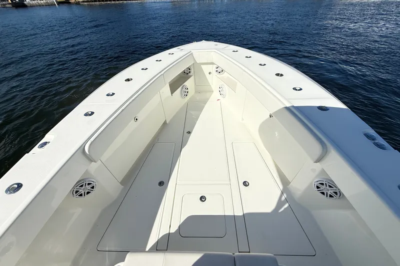 Slide: The Image of SeaVee 370Z 2017 - 27