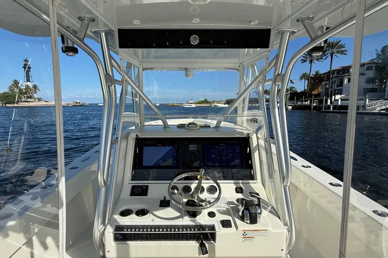 Slide: The Image of SeaVee 370Z 2017 - 22