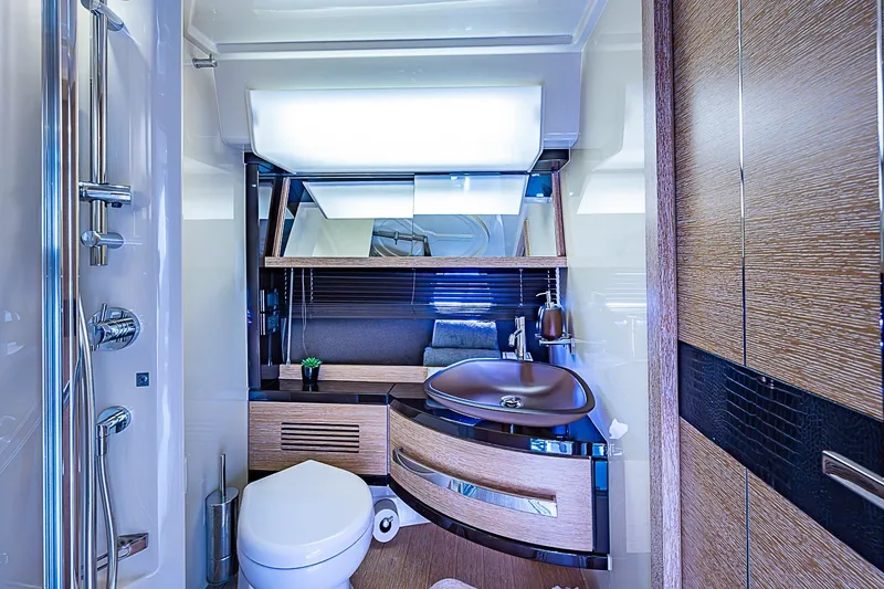 Slide: The Image of Azimut 64 2013 - 47