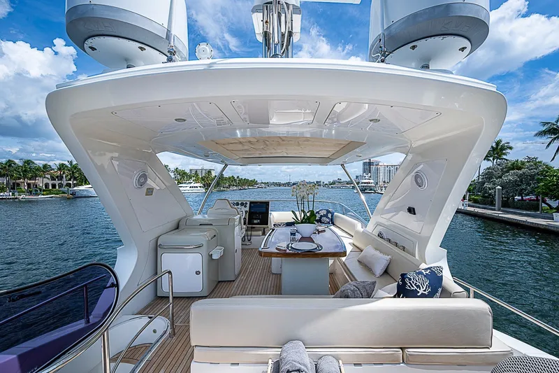 Slide: The Image of Azimut 64 2013 - 15