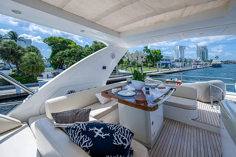 Slide: The Image of Azimut 64 2013 - 21