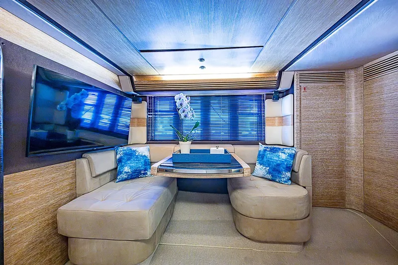 Slide: The Image of Azimut 64 2013 - 64