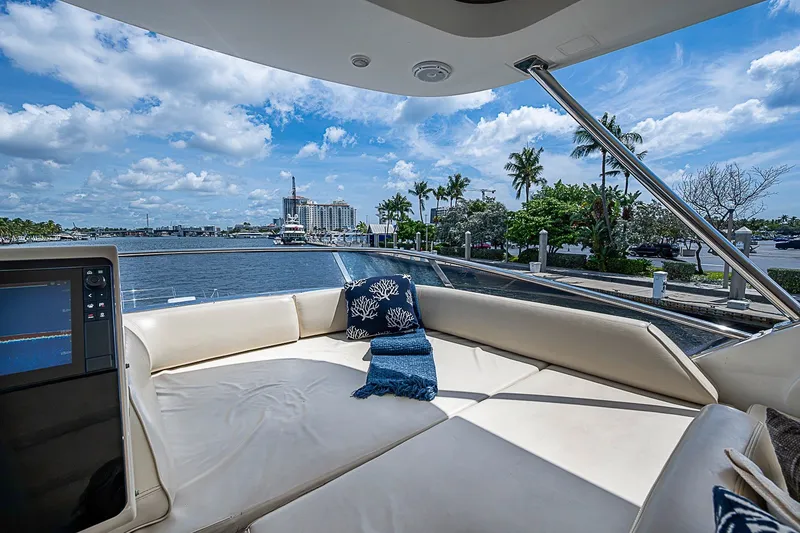 Slide: The Image of Azimut 64 2013 - 19