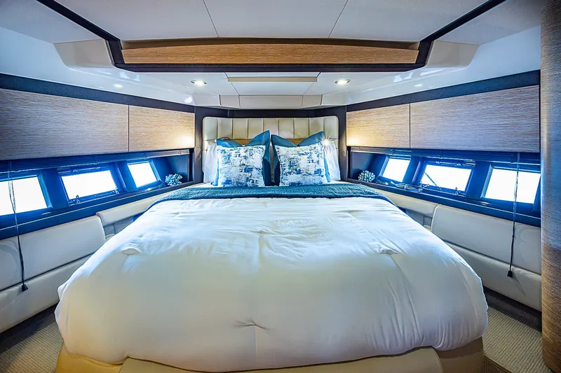 Slide: The Image of Azimut 64 2013 - 32