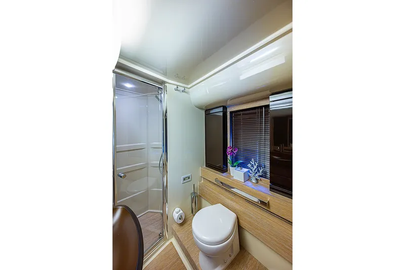 Slide: The Image of Azimut 64 2013 - 27