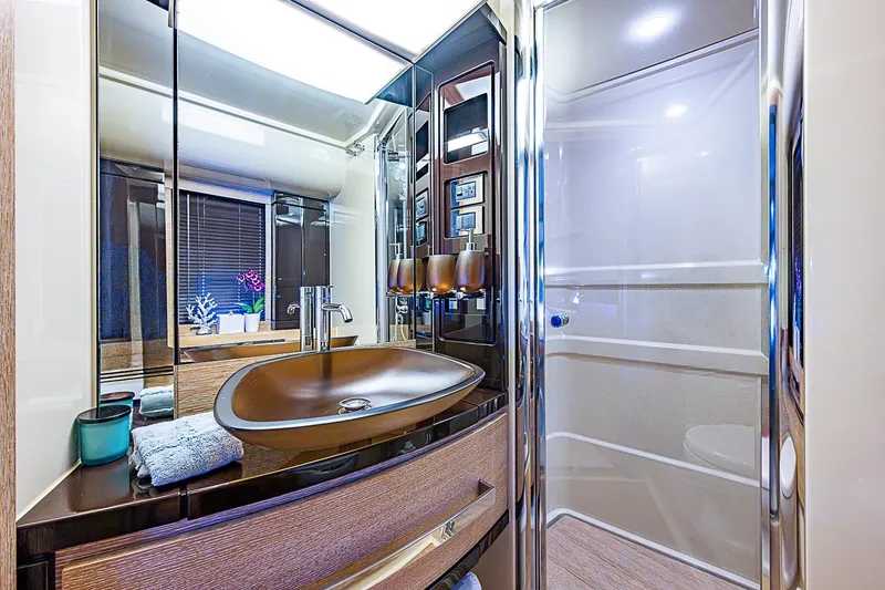 Slide: The Image of Azimut 64 2013 - 30