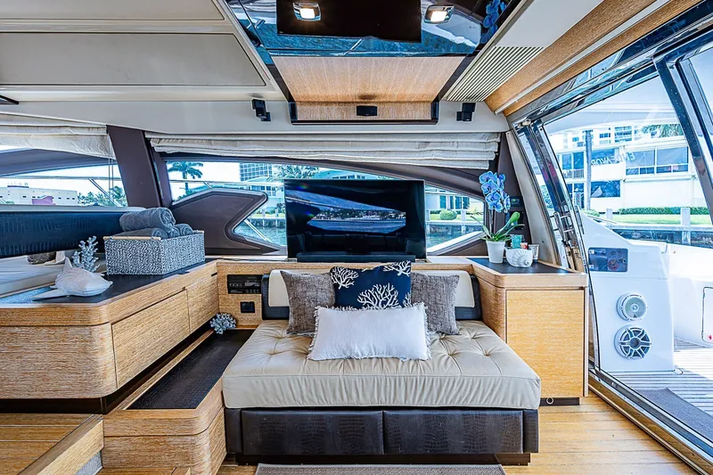 Slide: The Image of Azimut 64 2013 - 70