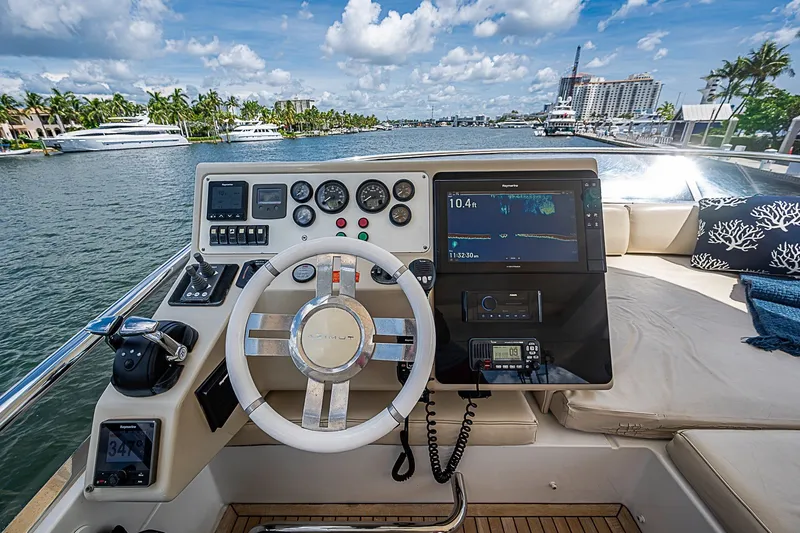 Slide: The Image of Azimut 64 2013 - 24