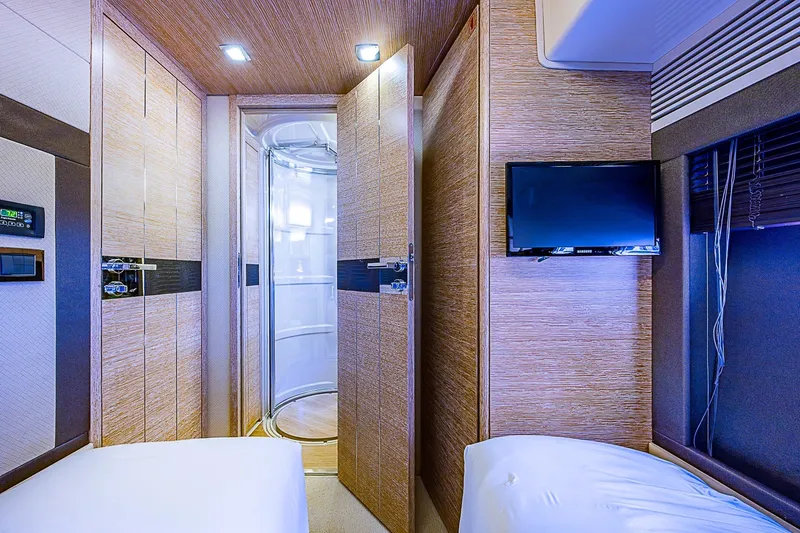 Slide: The Image of Azimut 64 2013 - 51
