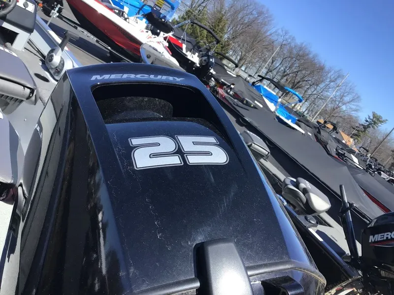 The Image of Lund 1400 Fury SS 2025 - undefined